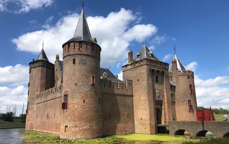 Amsterdam Castle & Utrecht City - Private Day Tour