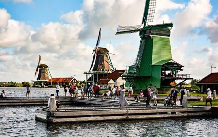 Private Daytrip Giethoorn and Windmills of Zaanse Schans from Amsterdam