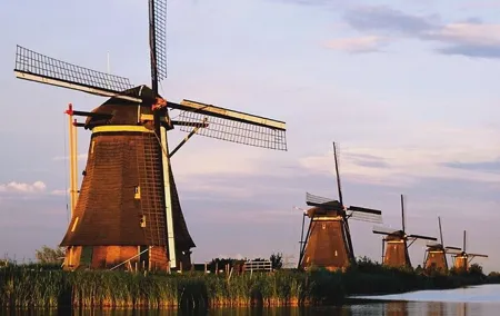 Full-Day Trip From Amsterdam to Keukenhof, Zaanse Schans + Cruise