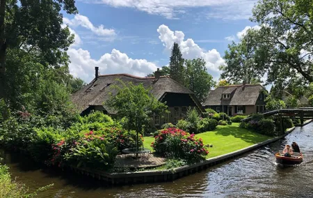Giethoorn, Private Boat Tour & Zaanse Schans Windmills