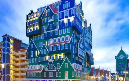 Private 3-hour Walking Tour in Amsterdam with official tour guide