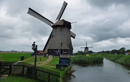 Private Sightseeing to Windmills, Volendam, Marken from Amsterdam