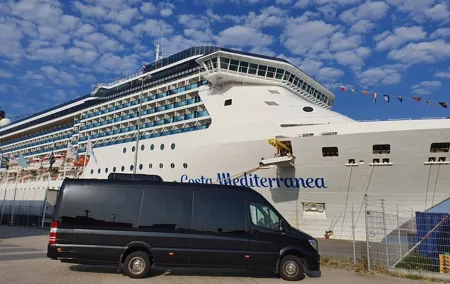 Taxi minibus Transfer Amsterdam Hotel to cruise port Amsterdam
