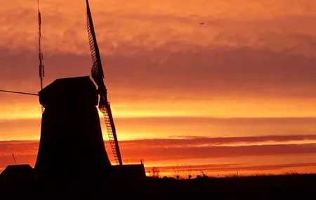Non touristic Private Sightseeing Countryside Windmill Tour