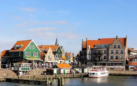 Private Day Trip to Keukenhof and Zaanse Schans