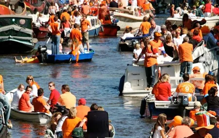Amsterdam: Kingsday Party Cruise including Drinks