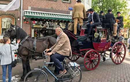 Private tour: Your own Amsterdam: walk through the old city