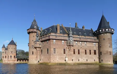 Castle De Haar and 17th century Palaces Private Tour