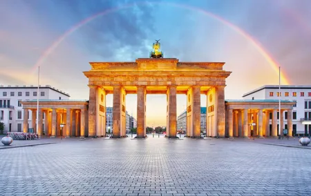 Private transfer from Amsterdam to Berlin, 2h stop in Hannover
