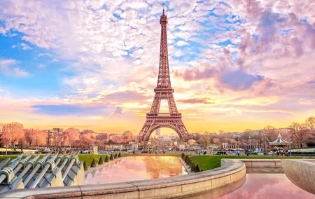 Private transfer from Amsterdam to Paris, 2h Stop in Brussels