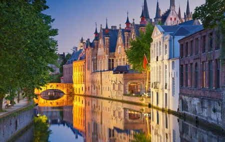 Full-Day Private Tour from Amsterdam to Bruges with Hotel Pick Up
