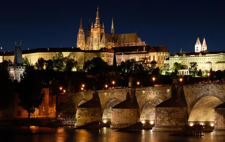 Prague private evening tour - taking gorgeous pictures from viewpoints