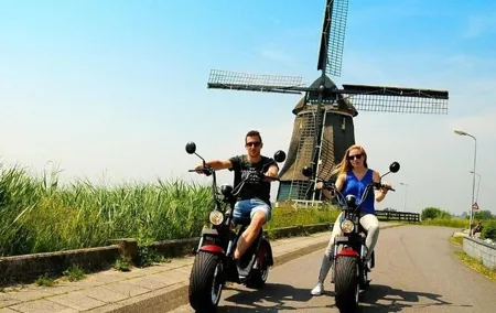 Electric Scooter Private Tour Volendam Marken Hotel pick up and drop off