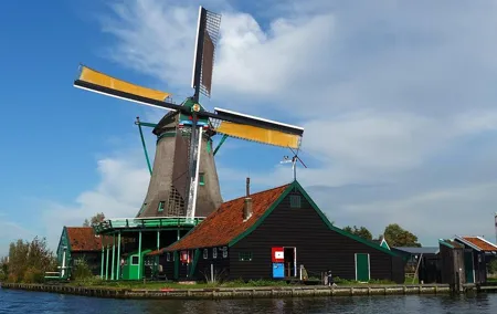 Tour to Windmills, cheese, clogs, Volendam, Marken from Amsterdam