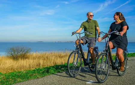 Bike rental Volendam - Explore the Countryside of Amsterdam