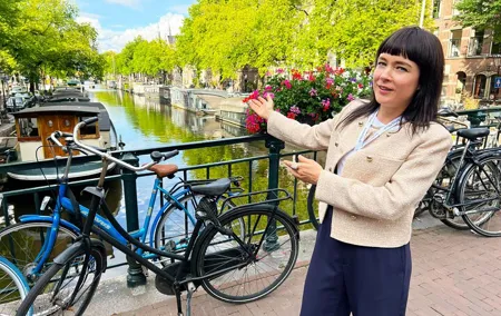 Amsterdam Historical Walking Tour, private with local Dutch guide