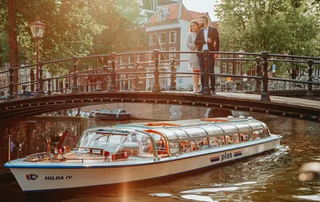 Private photoshoot tour in authentic places of Amsterdam