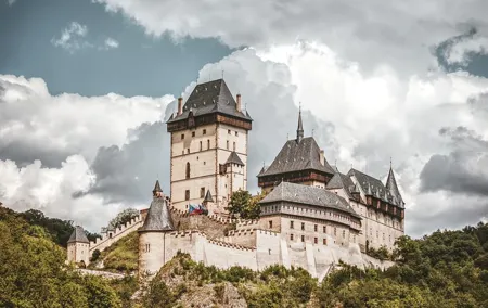 Private Karlstejn Castle luxury tour from Prague with Caves