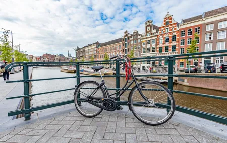 Explore Amsterdam in 90 minutes with a Local