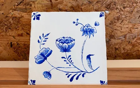 Private Souvenir Creation in Dutch Delft Blue from Netherlands