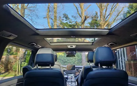 Airport Private Transfer: Schiphol Airport ↔ Amsterdam City