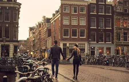 Private Photo Session with a Local Photographer in Amsterdam