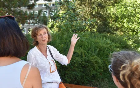Anne Frank Story and Neighborhood Small-Group Walking Tour