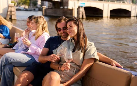 Highlights and Local Insights Canal Cruise Tour in Amsterdam