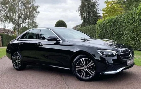 Amsterdam City Departure Private Transfer to Amsterdam Train Station in Business Car