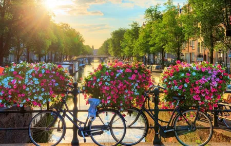 Self-Guided Canals of Amsterdam Photography Tour