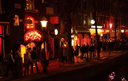 Red Light District Amsterdam Tour with Audioguide