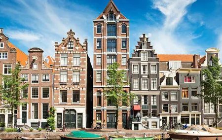 Authentic tour of Amsterdam: Jordaan, Ana Frank and Vondelpark