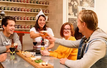 Guided Dutch Cheese Tasting Experience in Amsterdam with Wine