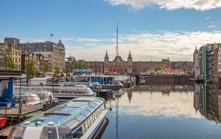 Discover Amsterdam’s most Photogenic Spots with a Local