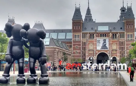 Amsterdam Private Walking Tour With A Professional Guide