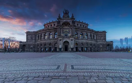 Transfer from Prague to Dresden: Private daytrip with 2 hours for sightseeing