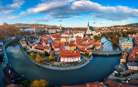 Transfer from Prague to Salzburg with Tour Stop in Cesky Krumlov