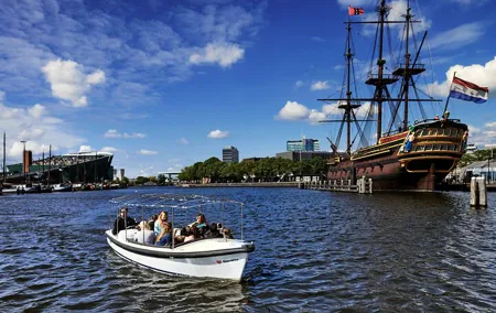 Amsterdam Essence in German: 90-minute waterway trip