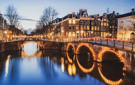 Amsterdam Private Night Tour with Complimentary Drink