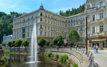 Private Karlovy Vary trip from Prague with glassworks All-Incl.