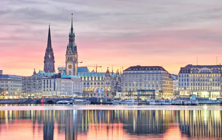 Private direct transfer from Amsterdam to Hamburg