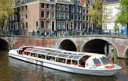 Sightseeing Tour in Amsterdam incl canal cruise, museum tickets and sushi dinner