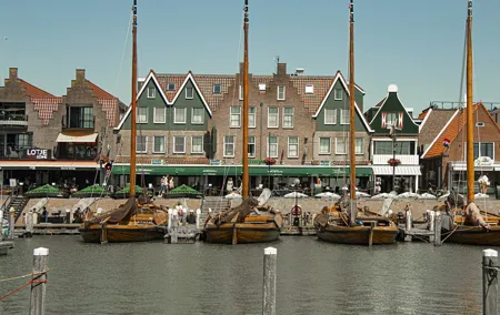 Private Day Trip Tour to Marken & Volendam with a local