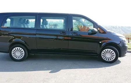 Shared Arrival Transfer: Prague Airport to Hotels