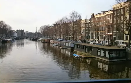Scenic highlights of Amsterdam 3 hours bike tour