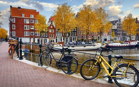 Bike Tour of Amsterdam Old Town, Top Attractions and Nature