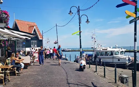 Countryside tour Zaanse Chances windmills museum and Volendam