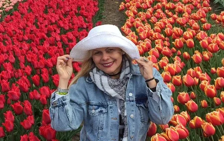 Keukenhof Private Tour From Amsterdam with Photoshoot