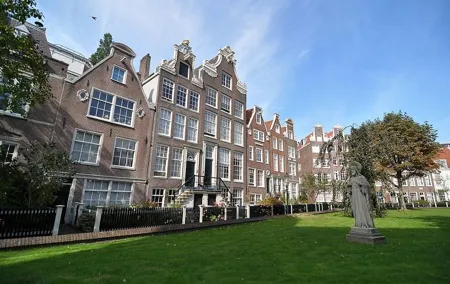 3 hour Amsterdam Private Guide Walking Tour with an Amsterdam born raised Guide