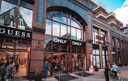 Private Tour Amsterdam to Designer Outlet Roermond